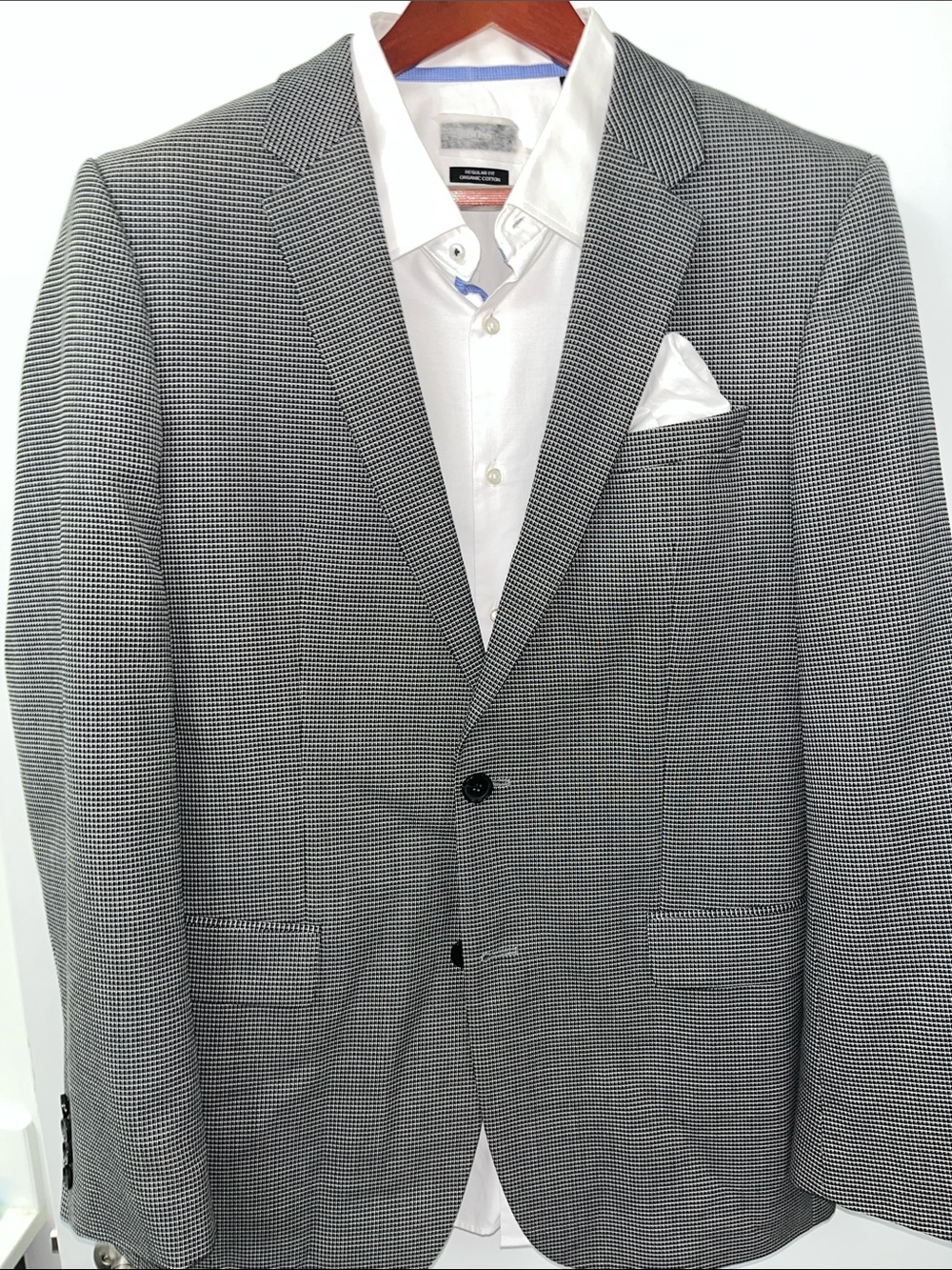 Hugo Boss Halsey2 size 42L US. 58% Wool, 32% Cotton. EUC